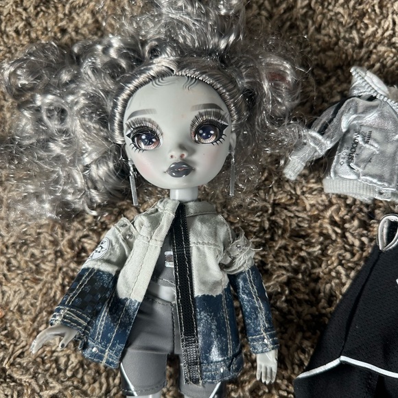 Nicole Steel Shadow High Doll - Picture 2 of 4